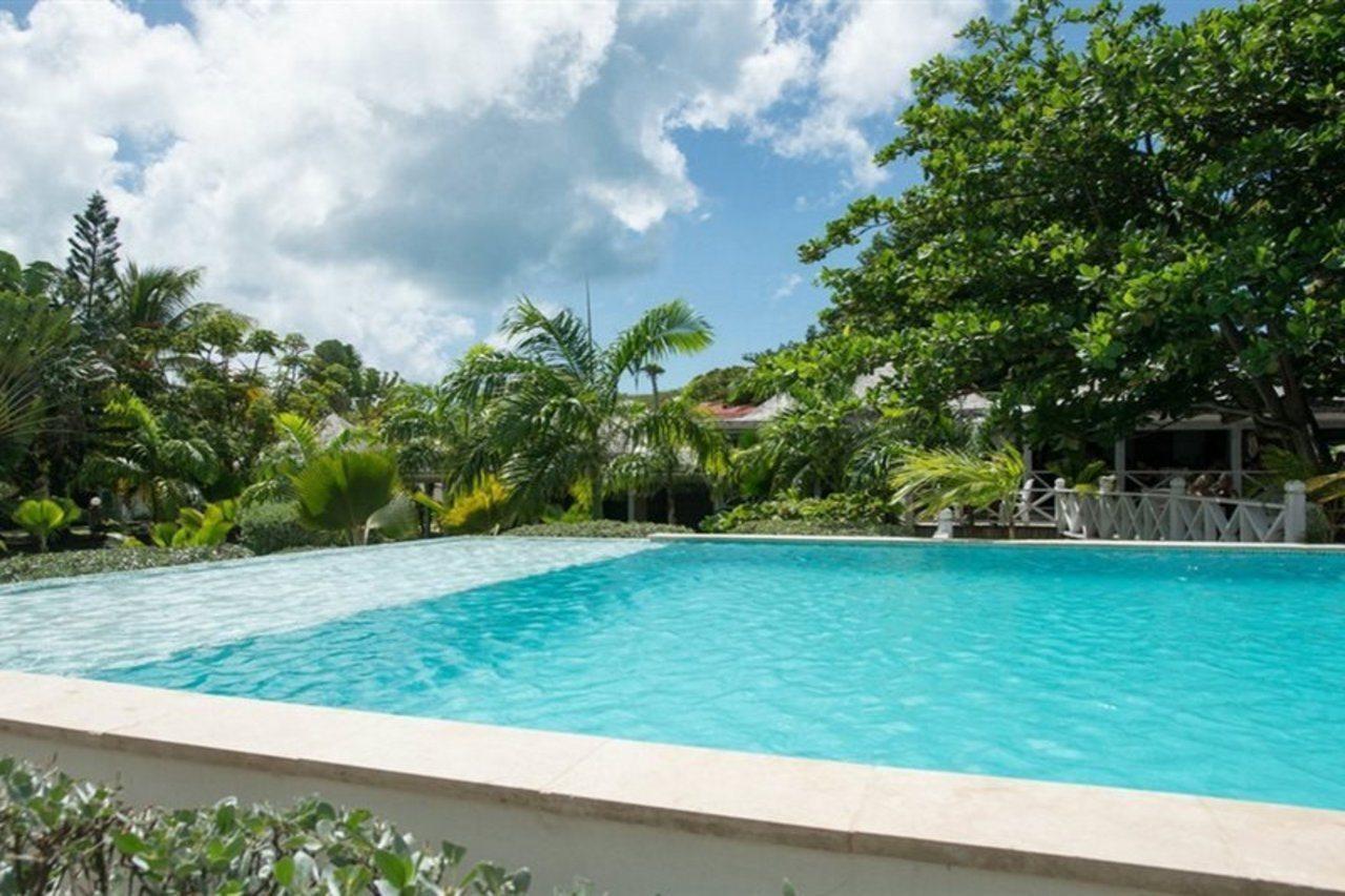 Coconut Beach Club Resort St. John's Екстериор снимка